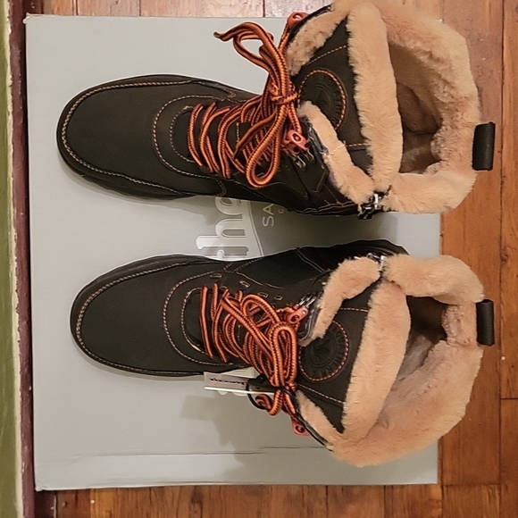 Aquatherm by Santana Canada Ahnah Snow Boots. Size 9. Width: M. - Picture 8 of 8